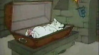 Skaista tīņu meitene brauc ar garo diku