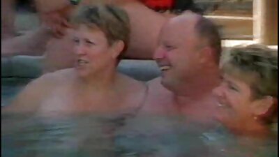 Mamma sūta tēti modināt meitenes